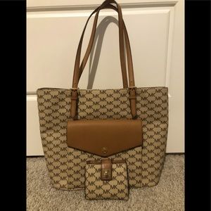 Michael Kors Jet Set Tote and wallet combo